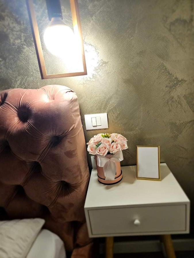Laci Lak Premium Apartment Nagyvárad Kültér fotó