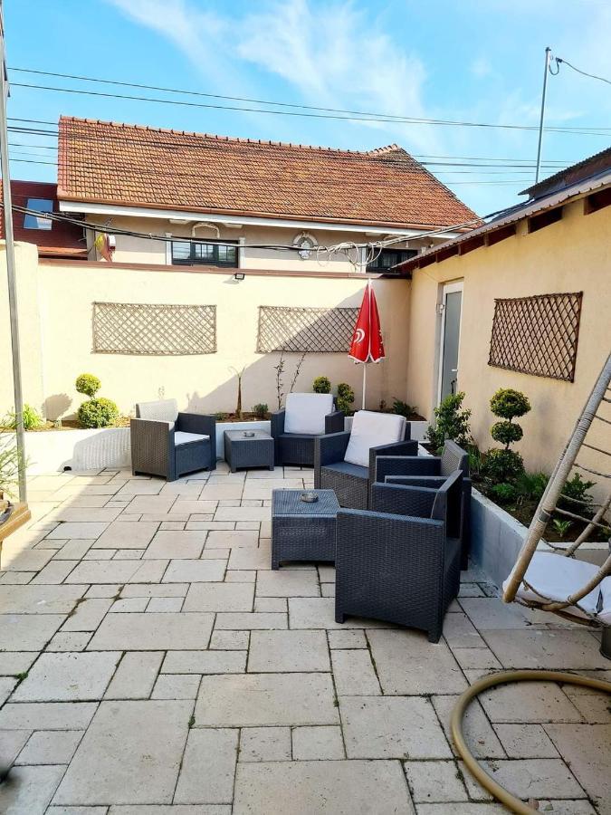 Laci Lak Premium Apartment Nagyvárad Kültér fotó